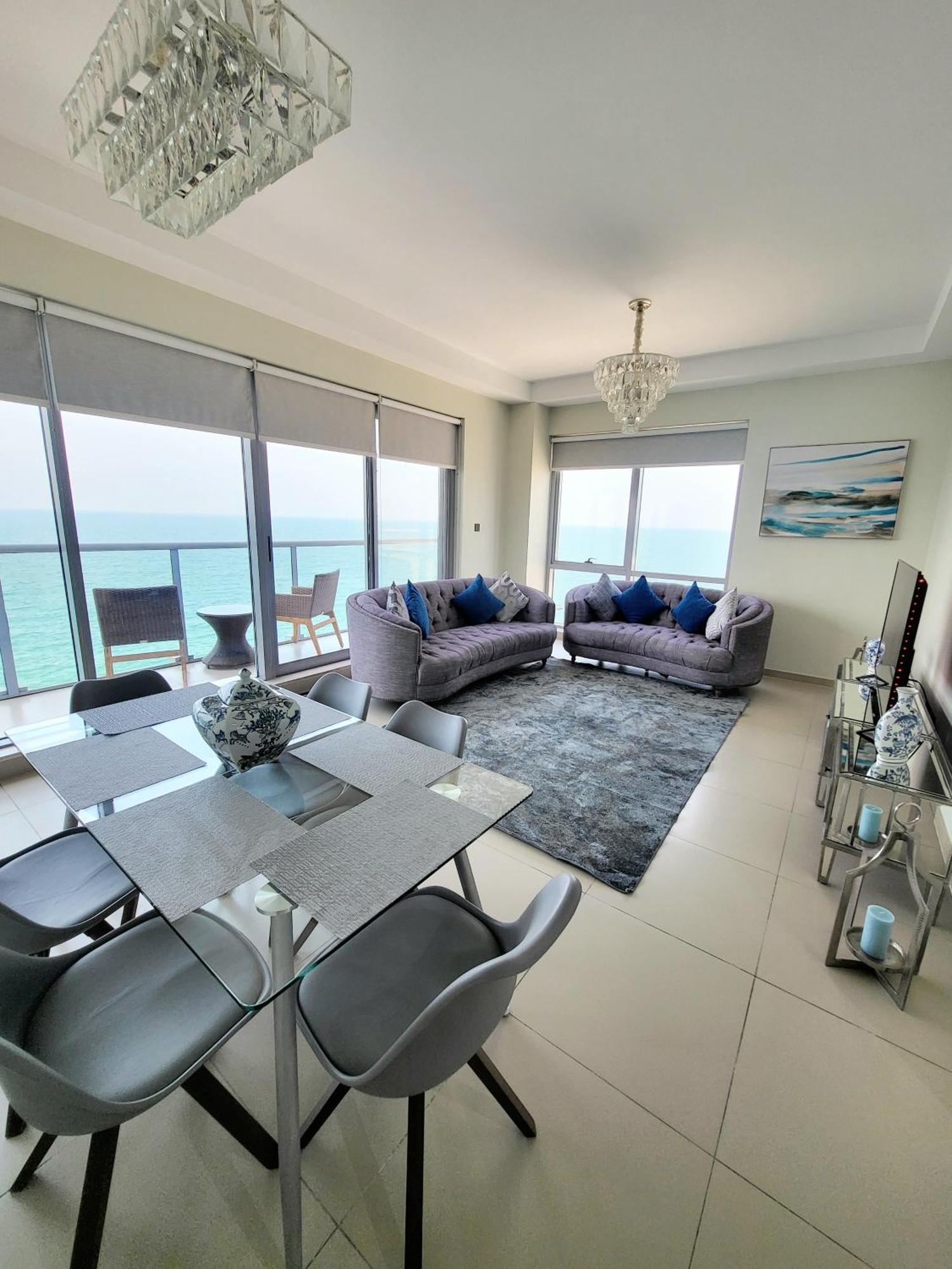 Luxurious 2 Bedroom Beachfront Apartment - Direct Seaview Ras al-Khaimah Exterior photo